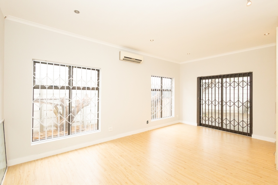 4 Bedroom Property for Sale in Parklands North Western Cape